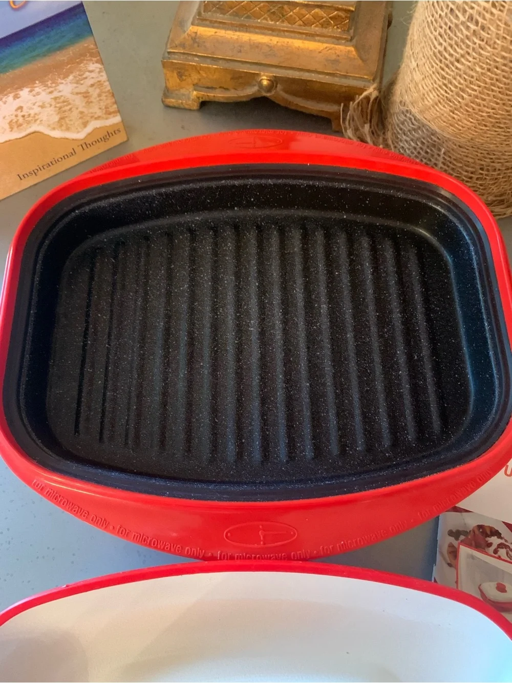 RANGE MATE grill for use in microwave only. Rectangle, RED and WHITE.